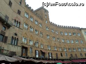 [P05] Cladiri din Piazza del Campo » foto by amero
 - 
<span class="allrVoted glyphicon glyphicon-heart hidden" id="av690409"></span>
<a class="m-l-10 hidden" id="sv690409" onclick="voting_Foto_DelVot(,690409,7576)" role="button">șterge vot <span class="glyphicon glyphicon-remove"></span></a>
<a id="v9690409" class=" c-red"  onclick="voting_Foto_SetVot(690409)" role="button"><span class="glyphicon glyphicon-heart-empty"></span> <b>LIKE</b> = Votează poza</a> <img class="hidden"  id="f690409W9" src="/imagini/loader.gif" border="0" /><span class="AjErrMes hidden" id="e690409ErM"></span>