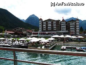 [P29] Pertisau - Strandhotel.  » foto by saxonul
 - 
<span class="allrVoted glyphicon glyphicon-heart hidden" id="av545478"></span>
<a class="m-l-10 hidden" id="sv545478" onclick="voting_Foto_DelVot(,545478,7577)" role="button">șterge vot <span class="glyphicon glyphicon-remove"></span></a>
<a id="v9545478" class=" c-red"  onclick="voting_Foto_SetVot(545478)" role="button"><span class="glyphicon glyphicon-heart-empty"></span> <b>LIKE</b> = Votează poza</a> <img class="hidden"  id="f545478W9" src="/imagini/loader.gif" border="0" /><span class="AjErrMes hidden" id="e545478ErM"></span>