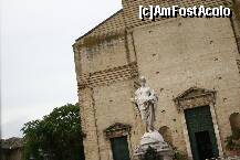 [P22] O superba statuie la intrarea intr-o biserica pe drumul catre Fermo » foto by liviadavidescu
 - 
<span class="allrVoted glyphicon glyphicon-heart hidden" id="av142502"></span>
<a class="m-l-10 hidden" id="sv142502" onclick="voting_Foto_DelVot(,142502,7597)" role="button">șterge vot <span class="glyphicon glyphicon-remove"></span></a>
<a id="v9142502" class=" c-red"  onclick="voting_Foto_SetVot(142502)" role="button"><span class="glyphicon glyphicon-heart-empty"></span> <b>LIKE</b> = Votează poza</a> <img class="hidden"  id="f142502W9" src="/imagini/loader.gif" border="0" /><span class="AjErrMes hidden" id="e142502ErM"></span>