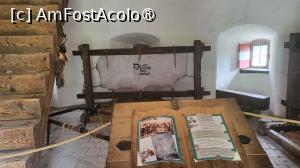 [P30] Muzeul dedicat soimaritului, aflat in turnul Waller, unde vizitatorii pot explora o mie de ani de istorie a vanatorii de soimi si rapitori. » foto by geani anto
 - 
<span class="allrVoted glyphicon glyphicon-heart hidden" id="av1416991"></span>
<a class="m-l-10 hidden" id="sv1416991" onclick="voting_Foto_DelVot(,1416991,7598)" role="button">șterge vot <span class="glyphicon glyphicon-remove"></span></a>
<a id="v91416991" class=" c-red"  onclick="voting_Foto_SetVot(1416991)" role="button"><span class="glyphicon glyphicon-heart-empty"></span> <b>LIKE</b> = Votează poza</a> <img class="hidden"  id="f1416991W9" src="/imagini/loader.gif" border="0" /><span class="AjErrMes hidden" id="e1416991ErM"></span>