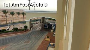 [P60] Intrarea în Hotel - vedere din Sky Pool » foto by k-lator
 - 
<span class="allrVoted glyphicon glyphicon-heart hidden" id="av1224059"></span>
<a class="m-l-10 hidden" id="sv1224059" onclick="voting_Foto_DelVot(,1224059,7643)" role="button">șterge vot <span class="glyphicon glyphicon-remove"></span></a>
<a id="v91224059" class=" c-red"  onclick="voting_Foto_SetVot(1224059)" role="button"><span class="glyphicon glyphicon-heart-empty"></span> <b>LIKE</b> = Votează poza</a> <img class="hidden"  id="f1224059W9" src="/imagini/loader.gif" border="0" /><span class="AjErrMes hidden" id="e1224059ErM"></span>