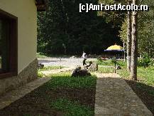 [P13] in fata restaurantului se amenaja acum un spatiu verde, cu alei de piatra » foto by valimi
 - 
<span class="allrVoted glyphicon glyphicon-heart hidden" id="av146223"></span>
<a class="m-l-10 hidden" id="sv146223" onclick="voting_Foto_DelVot(,146223,7664)" role="button">șterge vot <span class="glyphicon glyphicon-remove"></span></a>
<a id="v9146223" class=" c-red"  onclick="voting_Foto_SetVot(146223)" role="button"><span class="glyphicon glyphicon-heart-empty"></span> <b>LIKE</b> = Votează poza</a> <img class="hidden"  id="f146223W9" src="/imagini/loader.gif" border="0" /><span class="AjErrMes hidden" id="e146223ErM"></span>