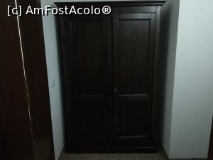 [P10] La intrarea in cameră, un hol mic cu un dulap pentru haine » foto by Mika
 - 
<span class="allrVoted glyphicon glyphicon-heart hidden" id="av1168877"></span>
<a class="m-l-10 hidden" id="sv1168877" onclick="voting_Foto_DelVot(,1168877,7758)" role="button">șterge vot <span class="glyphicon glyphicon-remove"></span></a>
<a id="v91168877" class=" c-red"  onclick="voting_Foto_SetVot(1168877)" role="button"><span class="glyphicon glyphicon-heart-empty"></span> <b>LIKE</b> = Votează poza</a> <img class="hidden"  id="f1168877W9" src="/imagini/loader.gif" border="0" /><span class="AjErrMes hidden" id="e1168877ErM"></span>