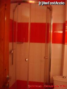 [P15] Hotel Flo' Mary - BRAN, baia din apartamentul 104. » foto by creivean
 - 
<span class="allrVoted glyphicon glyphicon-heart hidden" id="av151046"></span>
<a class="m-l-10 hidden" id="sv151046" onclick="voting_Foto_DelVot(,151046,7777)" role="button">șterge vot <span class="glyphicon glyphicon-remove"></span></a>
<a id="v9151046" class=" c-red"  onclick="voting_Foto_SetVot(151046)" role="button"><span class="glyphicon glyphicon-heart-empty"></span> <b>LIKE</b> = Votează poza</a> <img class="hidden"  id="f151046W9" src="/imagini/loader.gif" border="0" /><span class="AjErrMes hidden" id="e151046ErM"></span>