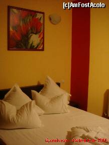 [P20] Hotel Flo' Mary - BRAN, apartamentul 104. » foto by creivean
 - 
<span class="allrVoted glyphicon glyphicon-heart hidden" id="av151054"></span>
<a class="m-l-10 hidden" id="sv151054" onclick="voting_Foto_DelVot(,151054,7777)" role="button">șterge vot <span class="glyphicon glyphicon-remove"></span></a>
<a id="v9151054" class=" c-red"  onclick="voting_Foto_SetVot(151054)" role="button"><span class="glyphicon glyphicon-heart-empty"></span> <b>LIKE</b> = Votează poza</a> <img class="hidden"  id="f151054W9" src="/imagini/loader.gif" border="0" /><span class="AjErrMes hidden" id="e151054ErM"></span>