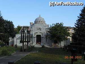 [P42] Focşani - Mausoleul Eroilor. Faţada principală.  » foto by iulianic
 - 
<span class="allrVoted glyphicon glyphicon-heart hidden" id="av464408"></span>
<a class="m-l-10 hidden" id="sv464408" onclick="voting_Foto_DelVot(,464408,7833)" role="button">șterge vot <span class="glyphicon glyphicon-remove"></span></a>
<a id="v9464408" class=" c-red"  onclick="voting_Foto_SetVot(464408)" role="button"><span class="glyphicon glyphicon-heart-empty"></span> <b>LIKE</b> = Votează poza</a> <img class="hidden"  id="f464408W9" src="/imagini/loader.gif" border="0" /><span class="AjErrMes hidden" id="e464408ErM"></span>