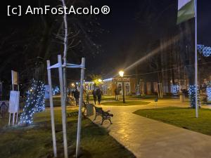 [P07] Focsani - Targul de Craciun seara, aleile parcului » foto by mishu
 - 
<span class="allrVoted glyphicon glyphicon-heart hidden" id="av1344481"></span>
<a class="m-l-10 hidden" id="sv1344481" onclick="voting_Foto_DelVot(,1344481,7833)" role="button">șterge vot <span class="glyphicon glyphicon-remove"></span></a>
<a id="v91344481" class=" c-red"  onclick="voting_Foto_SetVot(1344481)" role="button"><span class="glyphicon glyphicon-heart-empty"></span> <b>LIKE</b> = Votează poza</a> <img class="hidden"  id="f1344481W9" src="/imagini/loader.gif" border="0" /><span class="AjErrMes hidden" id="e1344481ErM"></span>