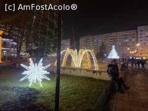 [P08] Focsani - Targul de Craciun seara, aleile parcului » foto by mishu
 - 
<span class="allrVoted glyphicon glyphicon-heart hidden" id="av1344482"></span>
<a class="m-l-10 hidden" id="sv1344482" onclick="voting_Foto_DelVot(,1344482,7833)" role="button">șterge vot <span class="glyphicon glyphicon-remove"></span></a>
<a id="v91344482" class=" c-red"  onclick="voting_Foto_SetVot(1344482)" role="button"><span class="glyphicon glyphicon-heart-empty"></span> <b>LIKE</b> = Votează poza</a> <img class="hidden"  id="f1344482W9" src="/imagini/loader.gif" border="0" /><span class="AjErrMes hidden" id="e1344482ErM"></span>