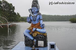 [P01] Grand Bassin - una dintre statuile hinduse in mijlocul lacului sfant » foto by Pami*
 - 
<span class="allrVoted glyphicon glyphicon-heart hidden" id="av407300"></span>
<a class="m-l-10 hidden" id="sv407300" onclick="voting_Foto_DelVot(,407300,7864)" role="button">șterge vot <span class="glyphicon glyphicon-remove"></span></a>
<a id="v9407300" class=" c-red"  onclick="voting_Foto_SetVot(407300)" role="button"><span class="glyphicon glyphicon-heart-empty"></span> <b>LIKE</b> = Votează poza</a> <img class="hidden"  id="f407300W9" src="/imagini/loader.gif" border="0" /><span class="AjErrMes hidden" id="e407300ErM"></span>