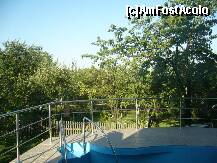 [P03] Vedere de pe fereastra camerei, usor stanga, spre gradina. » foto by Paty
 - 
<span class="allrVoted glyphicon glyphicon-heart hidden" id="av155648"></span>
<a class="m-l-10 hidden" id="sv155648" onclick="voting_Foto_DelVot(,155648,7870)" role="button">șterge vot <span class="glyphicon glyphicon-remove"></span></a>
<a id="v9155648" class=" c-red"  onclick="voting_Foto_SetVot(155648)" role="button"><span class="glyphicon glyphicon-heart-empty"></span> <b>LIKE</b> = Votează poza</a> <img class="hidden"  id="f155648W9" src="/imagini/loader.gif" border="0" /><span class="AjErrMes hidden" id="e155648ErM"></span>