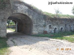 [P21] Kladovo - Fetislam. Poarta văzută din interior.  » foto by iulianic
 - 
<span class="allrVoted glyphicon glyphicon-heart hidden" id="av554051"></span>
<a class="m-l-10 hidden" id="sv554051" onclick="voting_Foto_DelVot(,554051,7892)" role="button">șterge vot <span class="glyphicon glyphicon-remove"></span></a>
<a id="v9554051" class=" c-red"  onclick="voting_Foto_SetVot(554051)" role="button"><span class="glyphicon glyphicon-heart-empty"></span> <b>LIKE</b> = Votează poza</a> <img class="hidden"  id="f554051W9" src="/imagini/loader.gif" border="0" /><span class="AjErrMes hidden" id="e554051ErM"></span>