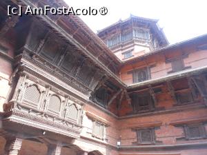 [P40] Kathmandu - La Palatul regal. » foto by iulianic
 - 
<span class="allrVoted glyphicon glyphicon-heart hidden" id="av1469343"></span>
<a class="m-l-10 hidden" id="sv1469343" onclick="voting_Foto_DelVot(,1469343,7929)" role="button">șterge vot <span class="glyphicon glyphicon-remove"></span></a>
<a id="v91469343" class=" c-red"  onclick="voting_Foto_SetVot(1469343)" role="button"><span class="glyphicon glyphicon-heart-empty"></span> <b>LIKE</b> = Votează poza</a> <img class="hidden"  id="f1469343W9" src="/imagini/loader.gif" border="0" /><span class="AjErrMes hidden" id="e1469343ErM"></span>