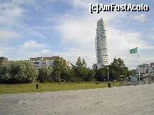 [P29] Turning Torso, cel mai înalt zgârie-nori din Suedia » foto by Costi
 - 
<span class="allrVoted glyphicon glyphicon-heart hidden" id="av161768"></span>
<a class="m-l-10 hidden" id="sv161768" onclick="voting_Foto_DelVot(,161768,7982)" role="button">șterge vot <span class="glyphicon glyphicon-remove"></span></a>
<a id="v9161768" class=" c-red"  onclick="voting_Foto_SetVot(161768)" role="button"><span class="glyphicon glyphicon-heart-empty"></span> <b>LIKE</b> = Votează poza</a> <img class="hidden"  id="f161768W9" src="/imagini/loader.gif" border="0" /><span class="AjErrMes hidden" id="e161768ErM"></span>