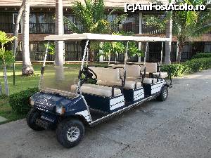 [P09] masinuta care transporta turistii de la camere la receptie si la plaja, dar era foarte placut sa mergi si pe jos printre atatia cocotieri si atata verdeata.  » foto by deeutza
 - 
<span class="allrVoted glyphicon glyphicon-heart hidden" id="av702454"></span>
<a class="m-l-10 hidden" id="sv702454" onclick="voting_Foto_DelVot(,702454,7983)" role="button">șterge vot <span class="glyphicon glyphicon-remove"></span></a>
<a id="v9702454" class=" c-red"  onclick="voting_Foto_SetVot(702454)" role="button"><span class="glyphicon glyphicon-heart-empty"></span> <b>LIKE</b> = Votează poza</a> <img class="hidden"  id="f702454W9" src="/imagini/loader.gif" border="0" /><span class="AjErrMes hidden" id="e702454ErM"></span>