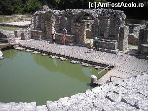 [P18] imagini din sit-ul arheologic Butrint...  » foto by dan16
 - 
<span class="allrVoted glyphicon glyphicon-heart hidden" id="av529670"></span>
<a class="m-l-10 hidden" id="sv529670" onclick="voting_Foto_DelVot(,529670,8016)" role="button">șterge vot <span class="glyphicon glyphicon-remove"></span></a>
<a id="v9529670" class=" c-red"  onclick="voting_Foto_SetVot(529670)" role="button"><span class="glyphicon glyphicon-heart-empty"></span> <b>LIKE</b> = Votează poza</a> <img class="hidden"  id="f529670W9" src="/imagini/loader.gif" border="0" /><span class="AjErrMes hidden" id="e529670ErM"></span>
