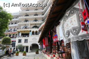 [P05] Intrarea in hotel din bazar.  » foto by hugovictor
 - 
<span class="allrVoted glyphicon glyphicon-heart hidden" id="av1036073"></span>
<a class="m-l-10 hidden" id="sv1036073" onclick="voting_Foto_DelVot(,1036073,8016)" role="button">șterge vot <span class="glyphicon glyphicon-remove"></span></a>
<a id="v91036073" class=" c-red"  onclick="voting_Foto_SetVot(1036073)" role="button"><span class="glyphicon glyphicon-heart-empty"></span> <b>LIKE</b> = Votează poza</a> <img class="hidden"  id="f1036073W9" src="/imagini/loader.gif" border="0" /><span class="AjErrMes hidden" id="e1036073ErM"></span>