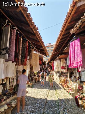 [P09] Old Bazaar din Kruja » foto by Marius 72
 - 
<span class="allrVoted glyphicon glyphicon-heart hidden" id="av1235062"></span>
<a class="m-l-10 hidden" id="sv1235062" onclick="voting_Foto_DelVot(,1235062,8016)" role="button">șterge vot <span class="glyphicon glyphicon-remove"></span></a>
<a id="v91235062" class=" c-red"  onclick="voting_Foto_SetVot(1235062)" role="button"><span class="glyphicon glyphicon-heart-empty"></span> <b>LIKE</b> = Votează poza</a> <img class="hidden"  id="f1235062W9" src="/imagini/loader.gif" border="0" /><span class="AjErrMes hidden" id="e1235062ErM"></span>