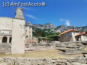 [P23] Cetatea Kruja » foto by Marius 72
 - 
<span class="allrVoted glyphicon glyphicon-heart hidden" id="av1249885"></span>
<a class="m-l-10 hidden" id="sv1249885" onclick="voting_Foto_DelVot(,1249885,8016)" role="button">șterge vot <span class="glyphicon glyphicon-remove"></span></a>
<a id="v91249885" class=" c-red"  onclick="voting_Foto_SetVot(1249885)" role="button"><span class="glyphicon glyphicon-heart-empty"></span> <b>LIKE</b> = Votează poza</a> <img class="hidden"  id="f1249885W9" src="/imagini/loader.gif" border="0" /><span class="AjErrMes hidden" id="e1249885ErM"></span>