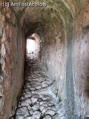 [P04] Tunelul secret din cetatea Kruja » foto by Marius 72
 - 
<span class="allrVoted glyphicon glyphicon-heart hidden" id="av1249866"></span>
<a class="m-l-10 hidden" id="sv1249866" onclick="voting_Foto_DelVot(,1249866,8016)" role="button">șterge vot <span class="glyphicon glyphicon-remove"></span></a>
<a id="v91249866" class=" c-red"  onclick="voting_Foto_SetVot(1249866)" role="button"><span class="glyphicon glyphicon-heart-empty"></span> <b>LIKE</b> = Votează poza</a> <img class="hidden"  id="f1249866W9" src="/imagini/loader.gif" border="0" /><span class="AjErrMes hidden" id="e1249866ErM"></span>