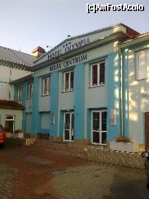 [P04] intrarea principala a hotelului. » foto by ilincutei c*
 - 
<span class="allrVoted glyphicon glyphicon-heart hidden" id="av167811"></span>
<a class="m-l-10 hidden" id="sv167811" onclick="voting_Foto_DelVot(,167811,8090)" role="button">șterge vot <span class="glyphicon glyphicon-remove"></span></a>
<a id="v9167811" class=" c-red"  onclick="voting_Foto_SetVot(167811)" role="button"><span class="glyphicon glyphicon-heart-empty"></span> <b>LIKE</b> = Votează poza</a> <img class="hidden"  id="f167811W9" src="/imagini/loader.gif" border="0" /><span class="AjErrMes hidden" id="e167811ErM"></span>