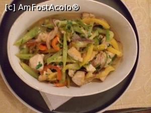 [P11] salata de pui cu legume » foto by Yolanda
 - 
<span class="allrVoted glyphicon glyphicon-heart hidden" id="av1281104"></span>
<a class="m-l-10 hidden" id="sv1281104" onclick="voting_Foto_DelVot(,1281104,8103)" role="button">șterge vot <span class="glyphicon glyphicon-remove"></span></a>
<a id="v91281104" class=" c-red"  onclick="voting_Foto_SetVot(1281104)" role="button"><span class="glyphicon glyphicon-heart-empty"></span> <b>LIKE</b> = Votează poza</a> <img class="hidden"  id="f1281104W9" src="/imagini/loader.gif" border="0" /><span class="AjErrMes hidden" id="e1281104ErM"></span>