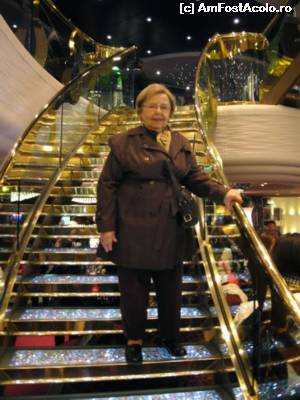 [P01] Mama Michi @ Splendida (foto: Picassa, contul personal)  » foto by Cornel
 - 
<span class="allrVoted glyphicon glyphicon-heart hidden" id="av579326"></span>
<a class="m-l-10 hidden" id="sv579326" onclick="voting_Foto_DelVot(,579326,8126)" role="button">șterge vot <span class="glyphicon glyphicon-remove"></span></a>
<a id="v9579326" class=" c-red"  onclick="voting_Foto_SetVot(579326)" role="button"><span class="glyphicon glyphicon-heart-empty"></span> <b>LIKE</b> = Votează poza</a> <img class="hidden"  id="f579326W9" src="/imagini/loader.gif" border="0" /><span class="AjErrMes hidden" id="e579326ErM"></span>