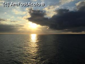 [P01] Asa cum soarele rasare in fiecare zi, la fel trebuie sa vedem si noi ziua de maine, ca pe o raza de soare » foto by mishu
 - 
<span class="allrVoted glyphicon glyphicon-heart hidden" id="av1156948"></span>
<a class="m-l-10 hidden" id="sv1156948" onclick="voting_Foto_DelVot(,1156948,8126)" role="button">șterge vot <span class="glyphicon glyphicon-remove"></span></a>
<a id="v91156948" class=" c-red"  onclick="voting_Foto_SetVot(1156948)" role="button"><span class="glyphicon glyphicon-heart-empty"></span> <b>LIKE</b> = Votează poza</a> <img class="hidden"  id="f1156948W9" src="/imagini/loader.gif" border="0" /><span class="AjErrMes hidden" id="e1156948ErM"></span>