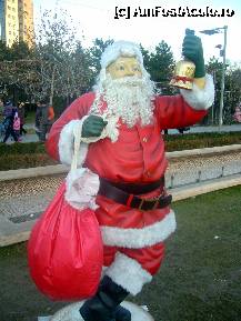 [P01] Bucuresti - Mos Craciun va ureaza 'La multi ani' din Parcul Cuza! » foto by magdalena
 - 
<span class="allrVoted glyphicon glyphicon-heart hidden" id="av285669"></span>
<a class="m-l-10 hidden" id="sv285669" onclick="voting_Foto_DelVot(,285669,8126)" role="button">șterge vot <span class="glyphicon glyphicon-remove"></span></a>
<a id="v9285669" class=" c-red"  onclick="voting_Foto_SetVot(285669)" role="button"><span class="glyphicon glyphicon-heart-empty"></span> <b>LIKE</b> = Votează poza</a> <img class="hidden"  id="f285669W9" src="/imagini/loader.gif" border="0" /><span class="AjErrMes hidden" id="e285669ErM"></span>