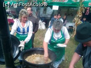 [P19] Festivalul sarmalelor de la Praid, 2016 » foto by dorgo
 - 
<span class="allrVoted glyphicon glyphicon-heart hidden" id="av810133"></span>
<a class="m-l-10 hidden" id="sv810133" onclick="voting_Foto_DelVot(,810133,8126)" role="button">șterge vot <span class="glyphicon glyphicon-remove"></span></a>
<a id="v9810133" class=" c-red"  onclick="voting_Foto_SetVot(810133)" role="button"><span class="glyphicon glyphicon-heart-empty"></span> <b>LIKE</b> = Votează poza</a> <img class="hidden"  id="f810133W9" src="/imagini/loader.gif" border="0" /><span class="AjErrMes hidden" id="e810133ErM"></span>