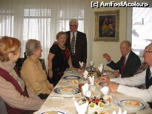 [P11] Aniversare cu foştii colegi de serviciu.  » foto by Cornel
 - 
<span class="allrVoted glyphicon glyphicon-heart hidden" id="av579337"></span>
<a class="m-l-10 hidden" id="sv579337" onclick="voting_Foto_DelVot(,579337,8126)" role="button">șterge vot <span class="glyphicon glyphicon-remove"></span></a>
<a id="v9579337" class=" c-red"  onclick="voting_Foto_SetVot(579337)" role="button"><span class="glyphicon glyphicon-heart-empty"></span> <b>LIKE</b> = Votează poza</a> <img class="hidden"  id="f579337W9" src="/imagini/loader.gif" border="0" /><span class="AjErrMes hidden" id="e579337ErM"></span>