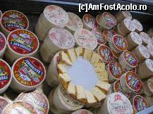 [P15] Poti degusta cate o felie de branza, apoi, daca doresti poti cumpara una sau mai multe cutii cu branza, aici preturile sunt mai mici decat la supermarket » foto by dorgo
 - 
<span class="allrVoted glyphicon glyphicon-heart hidden" id="av170735"></span>
<a class="m-l-10 hidden" id="sv170735" onclick="voting_Foto_DelVot(,170735,8139)" role="button">șterge vot <span class="glyphicon glyphicon-remove"></span></a>
<a id="v9170735" class=" c-red"  onclick="voting_Foto_SetVot(170735)" role="button"><span class="glyphicon glyphicon-heart-empty"></span> <b>LIKE</b> = Votează poza</a> <img class="hidden"  id="f170735W9" src="/imagini/loader.gif" border="0" /><span class="AjErrMes hidden" id="e170735ErM"></span>
