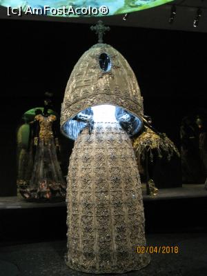 [P19] 016 - Guo Pei 1 » foto by gigiiuti
 - 
<span class="allrVoted glyphicon glyphicon-heart hidden" id="av996569"></span>
<a class="m-l-10 hidden" id="sv996569" onclick="voting_Foto_DelVot(,996569,8157)" role="button">șterge vot <span class="glyphicon glyphicon-remove"></span></a>
<a id="v9996569" class=" c-red"  onclick="voting_Foto_SetVot(996569)" role="button"><span class="glyphicon glyphicon-heart-empty"></span> <b>LIKE</b> = Votează poza</a> <img class="hidden"  id="f996569W9" src="/imagini/loader.gif" border="0" /><span class="AjErrMes hidden" id="e996569ErM"></span>