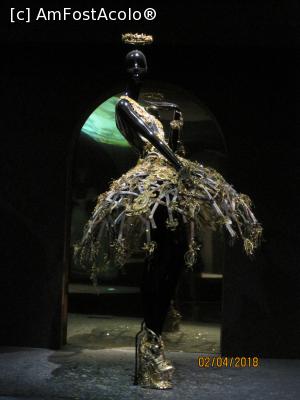 [P20] 017 - Guo Pei 2 » foto by gigiiuti
 - 
<span class="allrVoted glyphicon glyphicon-heart hidden" id="av996570"></span>
<a class="m-l-10 hidden" id="sv996570" onclick="voting_Foto_DelVot(,996570,8157)" role="button">șterge vot <span class="glyphicon glyphicon-remove"></span></a>
<a id="v9996570" class=" c-red"  onclick="voting_Foto_SetVot(996570)" role="button"><span class="glyphicon glyphicon-heart-empty"></span> <b>LIKE</b> = Votează poza</a> <img class="hidden"  id="f996570W9" src="/imagini/loader.gif" border="0" /><span class="AjErrMes hidden" id="e996570ErM"></span>