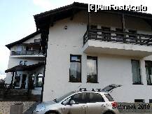 [P05] Pensiunea vazuta din parcare » foto by dannek
 - 
<span class="allrVoted glyphicon glyphicon-heart hidden" id="av174830"></span>
<a class="m-l-10 hidden" id="sv174830" onclick="voting_Foto_DelVot(,174830,8201)" role="button">șterge vot <span class="glyphicon glyphicon-remove"></span></a>
<a id="v9174830" class=" c-red"  onclick="voting_Foto_SetVot(174830)" role="button"><span class="glyphicon glyphicon-heart-empty"></span> <b>LIKE</b> = Votează poza</a> <img class="hidden"  id="f174830W9" src="/imagini/loader.gif" border="0" /><span class="AjErrMes hidden" id="e174830ErM"></span>