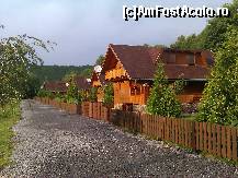 [P12] Aşa arată sirul viluţelor Nagy-Lak III-VII, frumos mărginite de drumul de acces - iunie 2013 » foto by adry24
 - 
<span class="allrVoted glyphicon glyphicon-heart hidden" id="av494831"></span>
<a class="m-l-10 hidden" id="sv494831" onclick="voting_Foto_DelVot(,494831,8257)" role="button">șterge vot <span class="glyphicon glyphicon-remove"></span></a>
<a id="v9494831" class=" c-red"  onclick="voting_Foto_SetVot(494831)" role="button"><span class="glyphicon glyphicon-heart-empty"></span> <b>LIKE</b> = Votează poza</a> <img class="hidden"  id="f494831W9" src="/imagini/loader.gif" border="0" /><span class="AjErrMes hidden" id="e494831ErM"></span>