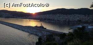[P33] Din peninsula Panagia, un apus surprins căzând peste Kavala » foto by irinad
 - 
<span class="allrVoted glyphicon glyphicon-heart hidden" id="av1169692"></span>
<a class="m-l-10 hidden" id="sv1169692" onclick="voting_Foto_DelVot(,1169692,8286)" role="button">șterge vot <span class="glyphicon glyphicon-remove"></span></a>
<a id="v91169692" class=" c-red"  onclick="voting_Foto_SetVot(1169692)" role="button"><span class="glyphicon glyphicon-heart-empty"></span> <b>LIKE</b> = Votează poza</a> <img class="hidden"  id="f1169692W9" src="/imagini/loader.gif" border="0" /><span class="AjErrMes hidden" id="e1169692ErM"></span>
