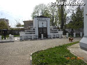 [P03] Giurgiu - Biserica Înălţarea Domnului, Mausoleul Eroilor. » foto by iulianic
 - 
<span class="allrVoted glyphicon glyphicon-heart hidden" id="av413618"></span>
<a class="m-l-10 hidden" id="sv413618" onclick="voting_Foto_DelVot(,413618,8317)" role="button">șterge vot <span class="glyphicon glyphicon-remove"></span></a>
<a id="v9413618" class=" c-red"  onclick="voting_Foto_SetVot(413618)" role="button"><span class="glyphicon glyphicon-heart-empty"></span> <b>LIKE</b> = Votează poza</a> <img class="hidden"  id="f413618W9" src="/imagini/loader.gif" border="0" /><span class="AjErrMes hidden" id="e413618ErM"></span>