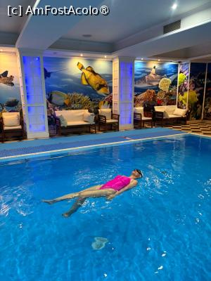 [P2x] In piscina, doar eu la Grand Hotel Sofianu! » foto by ARA
 - 
<span class="allrVoted glyphicon glyphicon-heart hidden" id="av1522959"></span>
<a class="m-l-10 hidden" id="sv1522959" onclick="voting_Foto_DelVot(,1522959,8327)" role="button">șterge vot <span class="glyphicon glyphicon-remove"></span></a>
<a id="v91522959" class=" c-red"  onclick="voting_Foto_SetVot(1522959)" role="button"><span class="glyphicon glyphicon-heart-empty"></span> <b>LIKE</b> = Votează poza</a> <img class="hidden"  id="f1522959W9" src="/imagini/loader.gif" border="0" /><span class="AjErrMes hidden" id="e1522959ErM"></span>