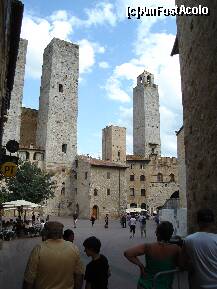 [P10] Turnuri in San Gimignano » foto by gabivl
 - 
<span class="allrVoted glyphicon glyphicon-heart hidden" id="av180044"></span>
<a class="m-l-10 hidden" id="sv180044" onclick="voting_Foto_DelVot(,180044,8341)" role="button">șterge vot <span class="glyphicon glyphicon-remove"></span></a>
<a id="v9180044" class=" c-red"  onclick="voting_Foto_SetVot(180044)" role="button"><span class="glyphicon glyphicon-heart-empty"></span> <b>LIKE</b> = Votează poza</a> <img class="hidden"  id="f180044W9" src="/imagini/loader.gif" border="0" /><span class="AjErrMes hidden" id="e180044ErM"></span>