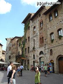 [P07] San Gimignano-Piata Cisternelor » foto by gabivl
 - 
<span class="allrVoted glyphicon glyphicon-heart hidden" id="av180041"></span>
<a class="m-l-10 hidden" id="sv180041" onclick="voting_Foto_DelVot(,180041,8341)" role="button">șterge vot <span class="glyphicon glyphicon-remove"></span></a>
<a id="v9180041" class=" c-red"  onclick="voting_Foto_SetVot(180041)" role="button"><span class="glyphicon glyphicon-heart-empty"></span> <b>LIKE</b> = Votează poza</a> <img class="hidden"  id="f180041W9" src="/imagini/loader.gif" border="0" /><span class="AjErrMes hidden" id="e180041ErM"></span>