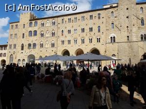 [P20] Volterra - Piazza dei Priori » foto by Aurici
 - 
<span class="allrVoted glyphicon glyphicon-heart hidden" id="av986207"></span>
<a class="m-l-10 hidden" id="sv986207" onclick="voting_Foto_DelVot(,986207,8341)" role="button">șterge vot <span class="glyphicon glyphicon-remove"></span></a>
<a id="v9986207" class=" c-red"  onclick="voting_Foto_SetVot(986207)" role="button"><span class="glyphicon glyphicon-heart-empty"></span> <b>LIKE</b> = Votează poza</a> <img class="hidden"  id="f986207W9" src="/imagini/loader.gif" border="0" /><span class="AjErrMes hidden" id="e986207ErM"></span>