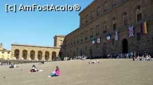 [P08] Palazzo Pitti » foto by dalumian
 - 
<span class="allrVoted glyphicon glyphicon-heart hidden" id="av847177"></span>
<a class="m-l-10 hidden" id="sv847177" onclick="voting_Foto_DelVot(,847177,8341)" role="button">șterge vot <span class="glyphicon glyphicon-remove"></span></a>
<a id="v9847177" class=" c-red"  onclick="voting_Foto_SetVot(847177)" role="button"><span class="glyphicon glyphicon-heart-empty"></span> <b>LIKE</b> = Votează poza</a> <img class="hidden"  id="f847177W9" src="/imagini/loader.gif" border="0" /><span class="AjErrMes hidden" id="e847177ErM"></span>