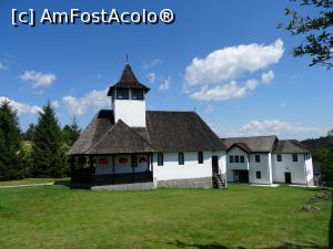 P16 [JUL-2022] Biserica mănăstirii Bran.