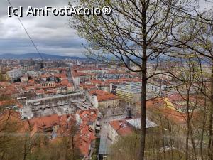 [P18] Orașul văzut din funicular » foto by crismis
 - 
<span class="allrVoted glyphicon glyphicon-heart hidden" id="av1371083"></span>
<a class="m-l-10 hidden" id="sv1371083" onclick="voting_Foto_DelVot(,1371083,8382)" role="button">șterge vot <span class="glyphicon glyphicon-remove"></span></a>
<a id="v91371083" class=" c-red"  onclick="voting_Foto_SetVot(1371083)" role="button"><span class="glyphicon glyphicon-heart-empty"></span> <b>LIKE</b> = Votează poza</a> <img class="hidden"  id="f1371083W9" src="/imagini/loader.gif" border="0" /><span class="AjErrMes hidden" id="e1371083ErM"></span>