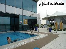 [P05] terasa de la et.43,partea cu piscina si cu bar » foto by station5*
 - 
<span class="allrVoted glyphicon glyphicon-heart hidden" id="av201218"></span>
<a class="m-l-10 hidden" id="sv201218" onclick="voting_Foto_DelVot(,201218,8397)" role="button">șterge vot <span class="glyphicon glyphicon-remove"></span></a>
<a id="v9201218" class=" c-red"  onclick="voting_Foto_SetVot(201218)" role="button"><span class="glyphicon glyphicon-heart-empty"></span> <b>LIKE</b> = Votează poza</a> <img class="hidden"  id="f201218W9" src="/imagini/loader.gif" border="0" /><span class="AjErrMes hidden" id="e201218ErM"></span>