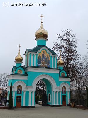 [P06] Mănăstirea Bănceni, Poarta, O clădire în stil bizantino-moldovenesc bogat împodobită pozată din interiorul curții » foto by mprofeanu
 - 
<span class="allrVoted glyphicon glyphicon-heart hidden" id="av1504192"></span>
<a class="m-l-10 hidden" id="sv1504192" onclick="voting_Foto_DelVot(,1504192,8421)" role="button">șterge vot <span class="glyphicon glyphicon-remove"></span></a>
<a id="v91504192" class=" c-red"  onclick="voting_Foto_SetVot(1504192)" role="button"><span class="glyphicon glyphicon-heart-empty"></span> <b>LIKE</b> = Votează poza</a> <img class="hidden"  id="f1504192W9" src="/imagini/loader.gif" border="0" /><span class="AjErrMes hidden" id="e1504192ErM"></span>