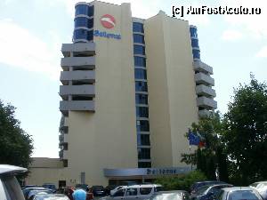 [P05] intrarea in hotelul si parcarea » foto by Nicu V
 - 
<span class="allrVoted glyphicon glyphicon-heart hidden" id="av394455"></span>
<a class="m-l-10 hidden" id="sv394455" onclick="voting_Foto_DelVot(,394455,8448)" role="button">șterge vot <span class="glyphicon glyphicon-remove"></span></a>
<a id="v9394455" class=" c-red"  onclick="voting_Foto_SetVot(394455)" role="button"><span class="glyphicon glyphicon-heart-empty"></span> <b>LIKE</b> = Votează poza</a> <img class="hidden"  id="f394455W9" src="/imagini/loader.gif" border="0" /><span class="AjErrMes hidden" id="e394455ErM"></span>