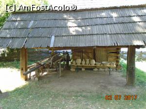 [P46] Gospodărie din Ieud, Maramureș - șopron pentru atelaje » foto by Mitica49
 - 
<span class="allrVoted glyphicon glyphicon-heart hidden" id="av941061"></span>
<a class="m-l-10 hidden" id="sv941061" onclick="voting_Foto_DelVot(,941061,8488)" role="button">șterge vot <span class="glyphicon glyphicon-remove"></span></a>
<a id="v9941061" class=" c-red"  onclick="voting_Foto_SetVot(941061)" role="button"><span class="glyphicon glyphicon-heart-empty"></span> <b>LIKE</b> = Votează poza</a> <img class="hidden"  id="f941061W9" src="/imagini/loader.gif" border="0" /><span class="AjErrMes hidden" id="e941061ErM"></span>