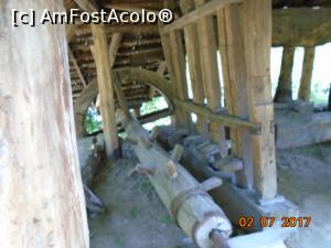 [P13] Oloiniță, Valea Mică-Zlatna, jud. Alba - detaliu axul cu pene » foto by Mitica49
 - 
<span class="allrVoted glyphicon glyphicon-heart hidden" id="av958555"></span>
<a class="m-l-10 hidden" id="sv958555" onclick="voting_Foto_DelVot(,958555,8488)" role="button">șterge vot <span class="glyphicon glyphicon-remove"></span></a>
<a id="v9958555" class=" c-red"  onclick="voting_Foto_SetVot(958555)" role="button"><span class="glyphicon glyphicon-heart-empty"></span> <b>LIKE</b> = Votează poza</a> <img class="hidden"  id="f958555W9" src="/imagini/loader.gif" border="0" /><span class="AjErrMes hidden" id="e958555ErM"></span>