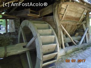 [P19] Piua pentru haine, Feneș, jud. Alba - detaliu al sistemului de acționare » foto by Mitica49
 - 
<span class="allrVoted glyphicon glyphicon-heart hidden" id="av958563"></span>
<a class="m-l-10 hidden" id="sv958563" onclick="voting_Foto_DelVot(,958563,8488)" role="button">șterge vot <span class="glyphicon glyphicon-remove"></span></a>
<a id="v9958563" class=" c-red"  onclick="voting_Foto_SetVot(958563)" role="button"><span class="glyphicon glyphicon-heart-empty"></span> <b>LIKE</b> = Votează poza</a> <img class="hidden"  id="f958563W9" src="/imagini/loader.gif" border="0" /><span class="AjErrMes hidden" id="e958563ErM"></span>